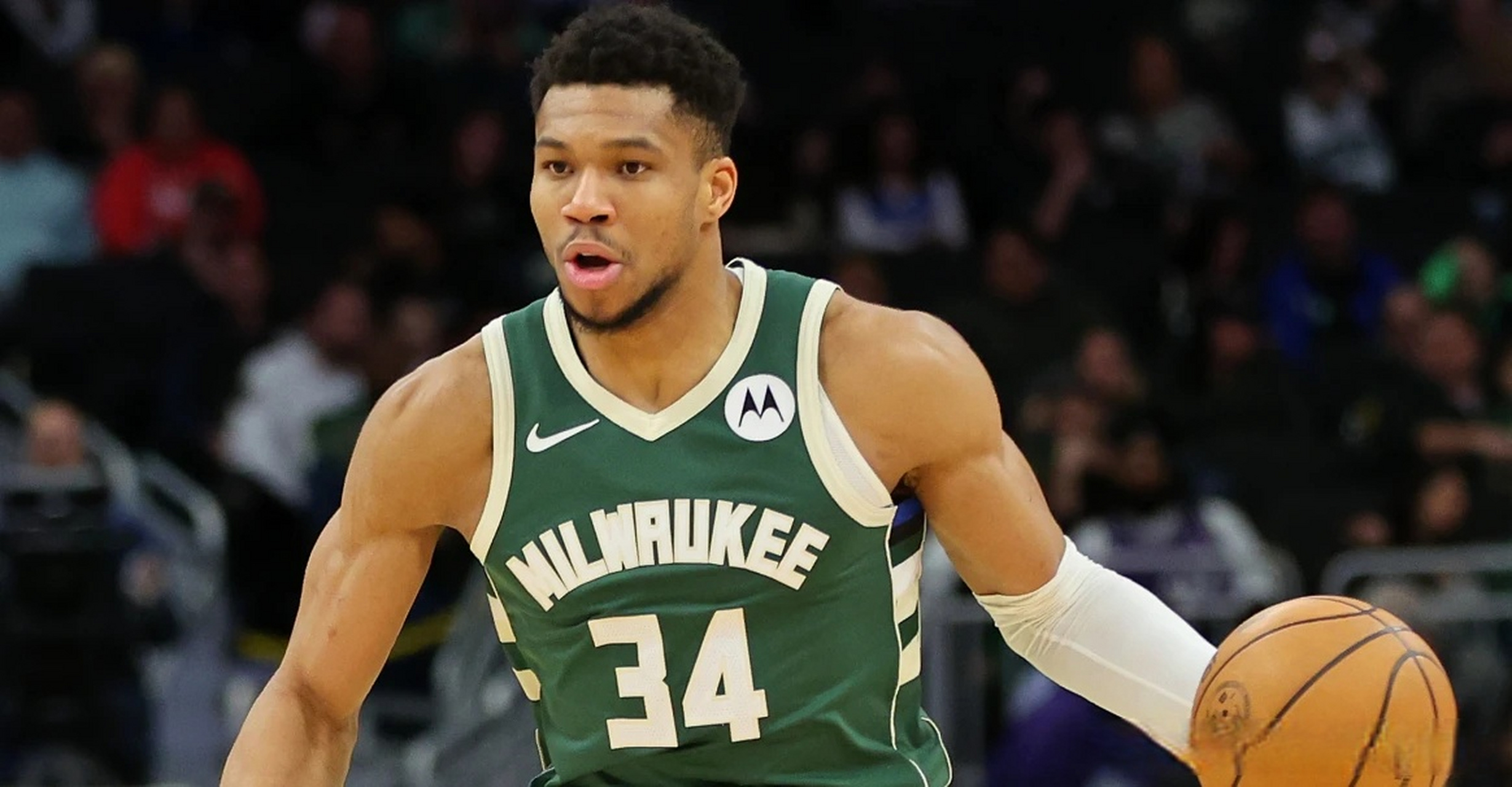 J9-包含字母哥在公牛比赛中高光表现，势不可挡引发热议！的词条