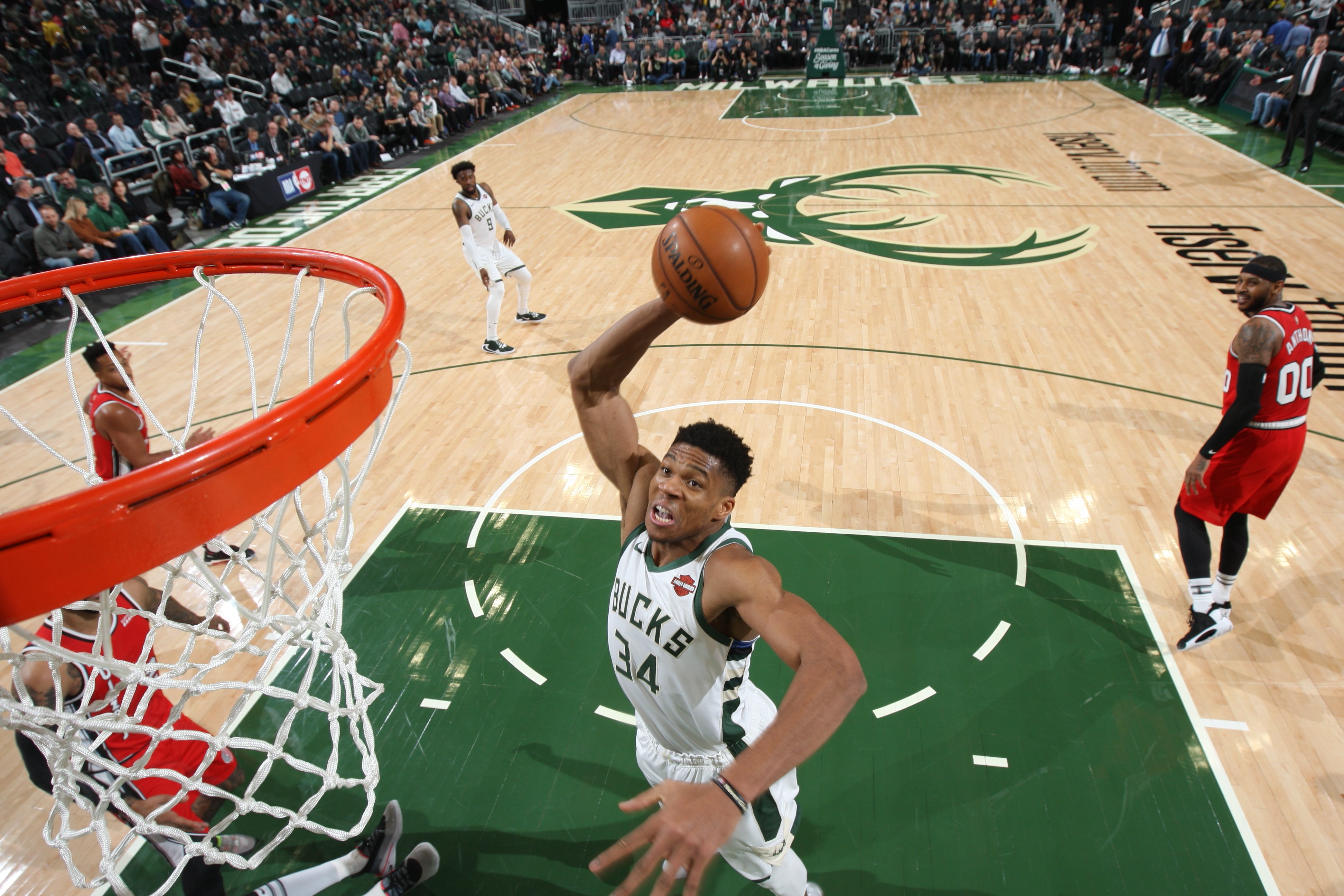 J9-包含字母哥在公牛比赛中高光表现,势不可挡引发热议!的词条