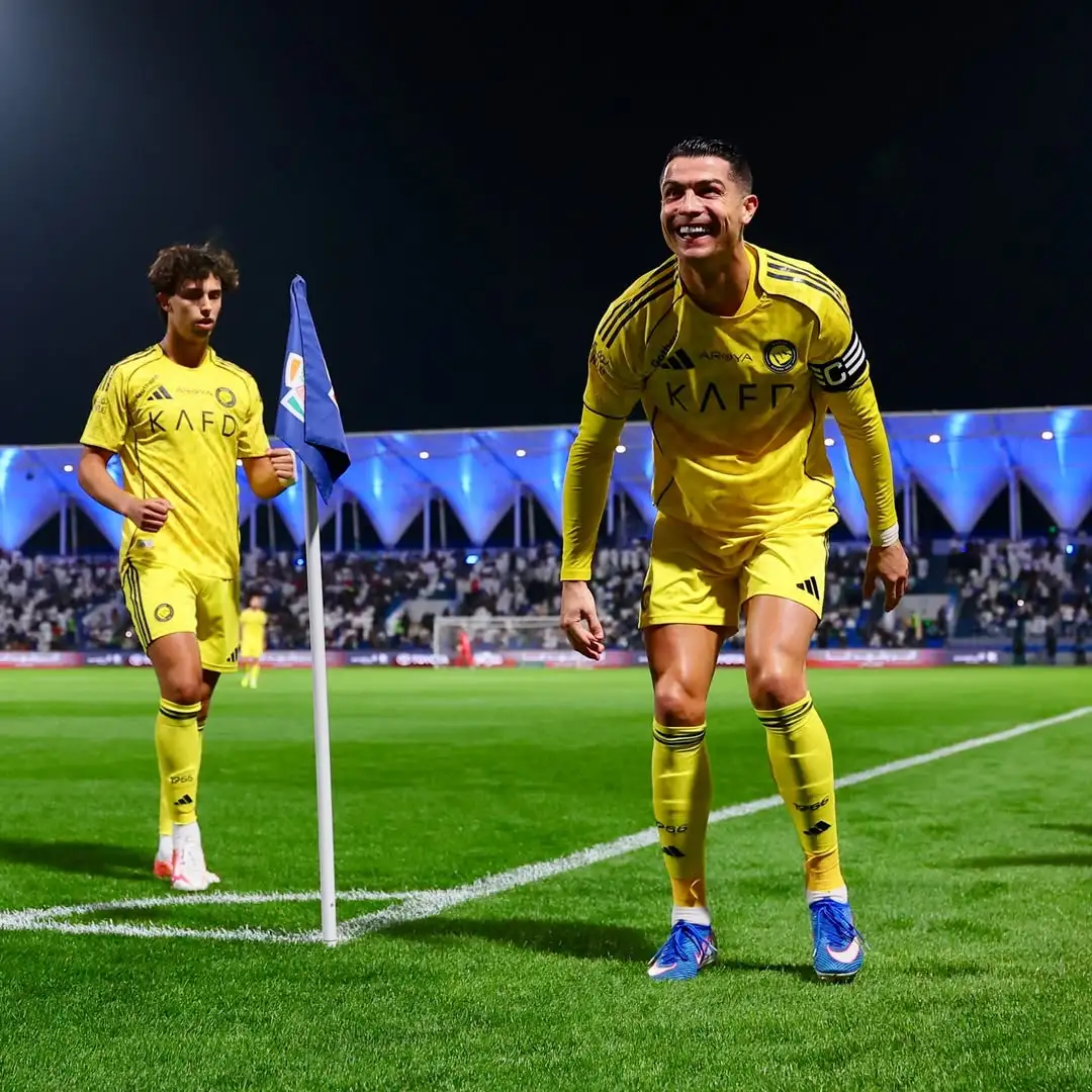 九游会- c罗在利物浦比赛中回归赛场,问鼎冠军引发热议了吗 