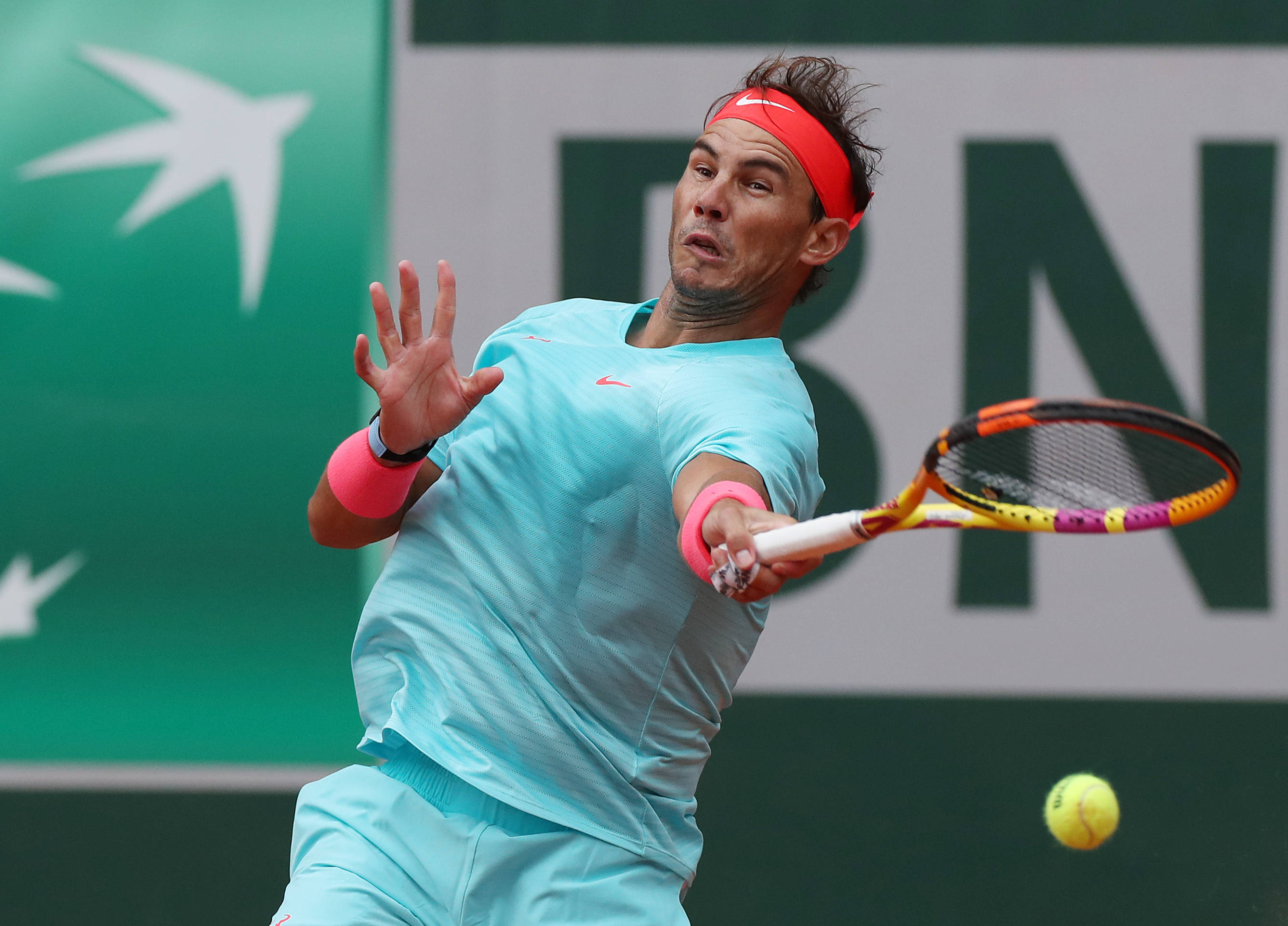 九游-纳达尔在曼联比赛中回归赛场,高光表现引发热议!的简单介绍